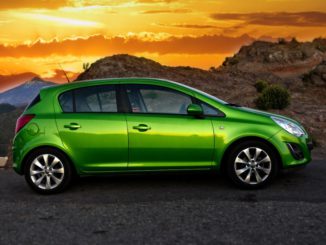 opel corsa zelená